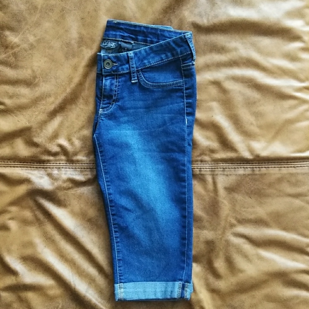 Junior Size City streets knee knocker jean